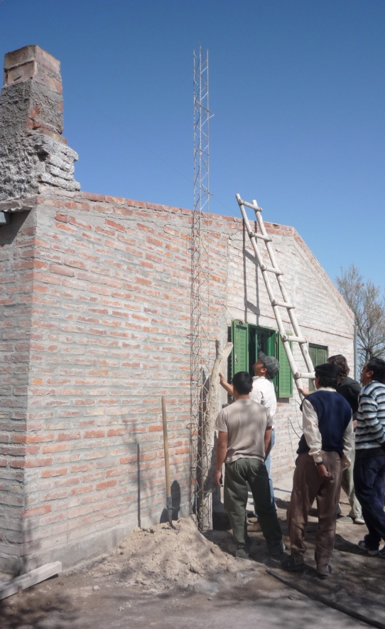 Instalación de la antena. Relato de una experiencia con el Proyecto de Voluntariado Universitario