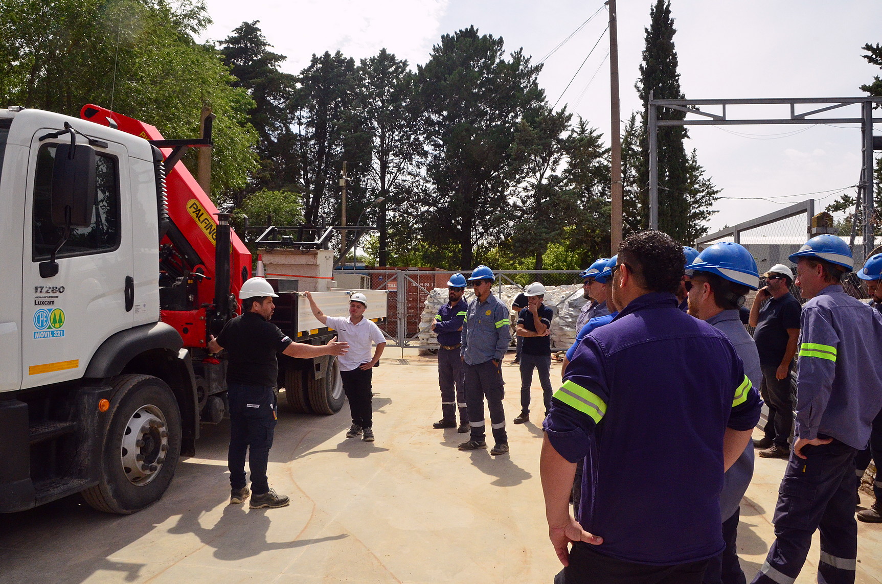 Casi 90 operarios recibieron capacitación en los nuevos equipos. PARA PERSONAL DE ENERGÍA, TELECOMUNICACIONES Y PLANTA DE GAS