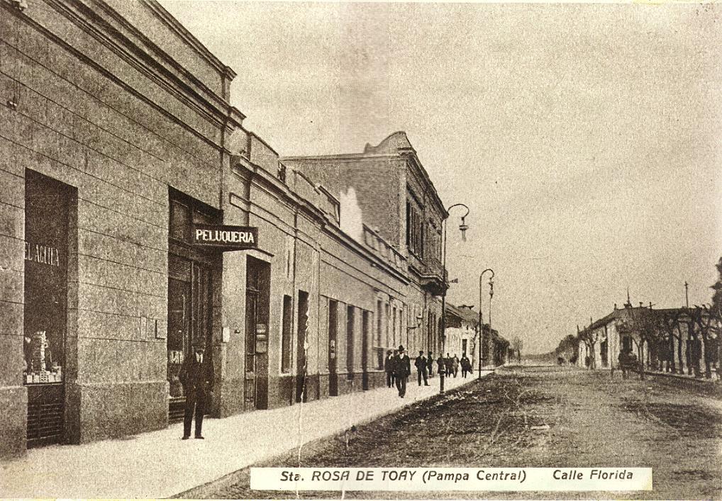 08. Calle Florida frente a la plaza. 1910